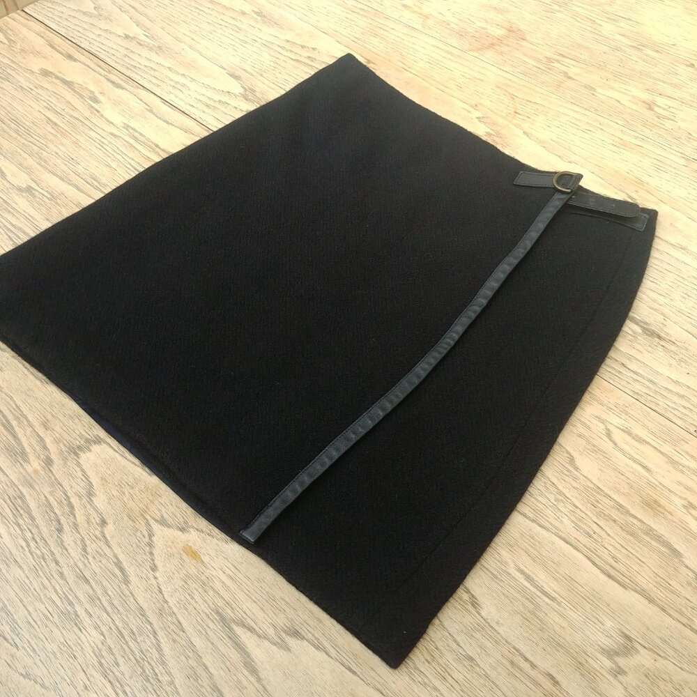 Lauren Ralph Lauren size 8 black wool wrap front skirt with real leather trim